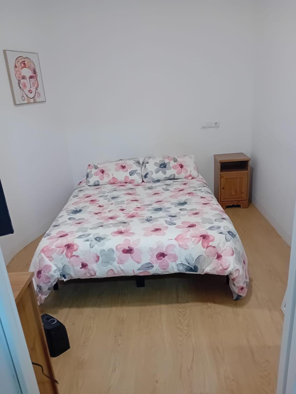 Alquilo Mini Departamento Apartman Sant Boi de Llobregat Kültér fotó