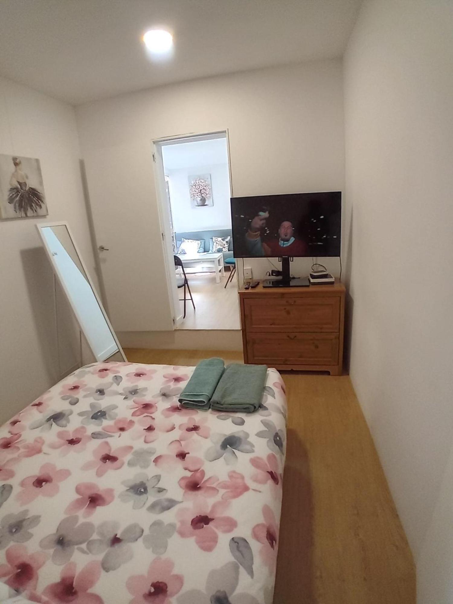 Alquilo Mini Departamento Apartman Sant Boi de Llobregat Kültér fotó